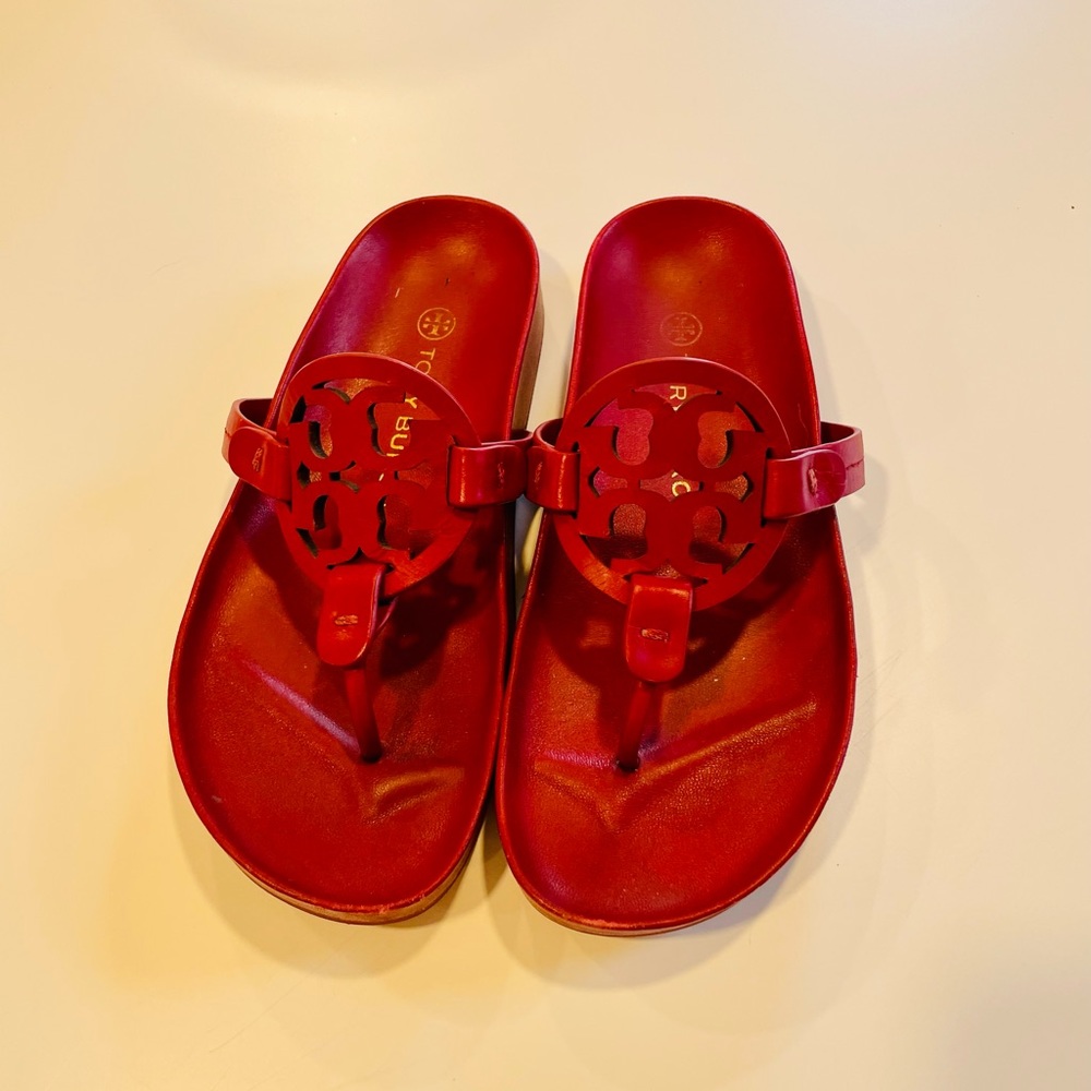TORY BURCH Miller Cloud Leather Thong Sandals